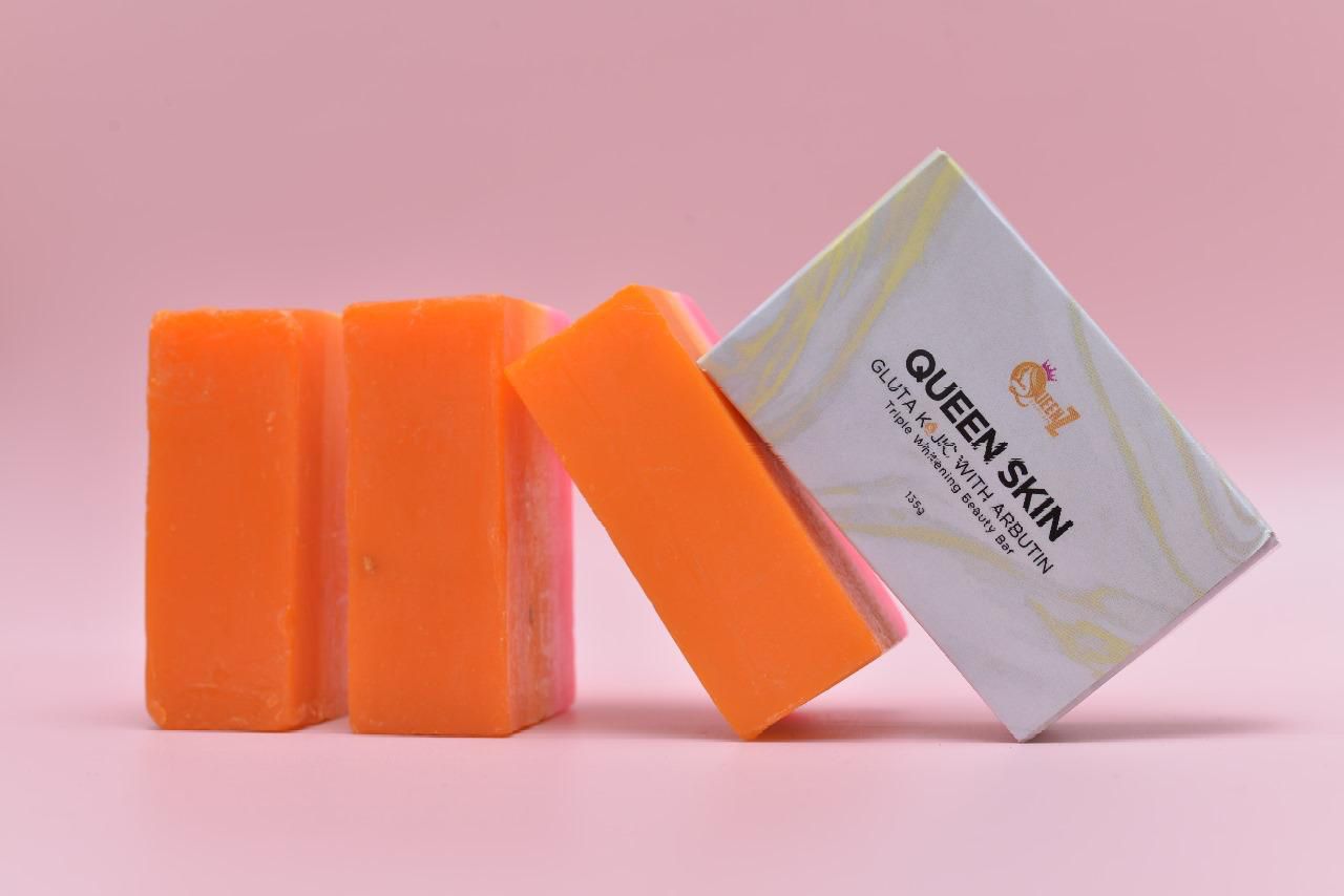 Queen Skin Triple Whitening Soap with Arbutin – 3-Colored Brightening Bar